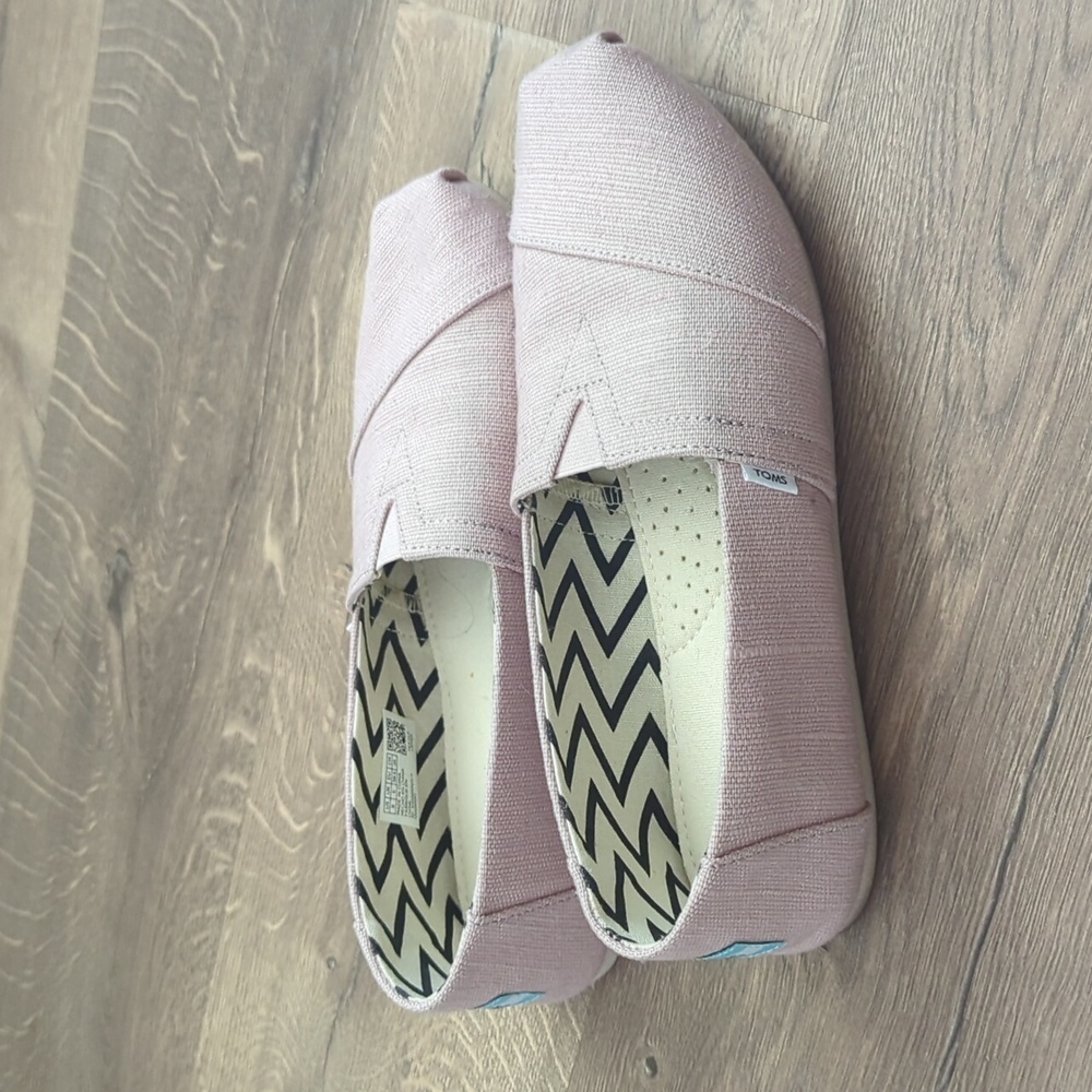 Toms Light Pink Canvas Loafer Size 8 EUC